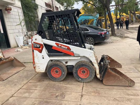 رنگ اصلی استفاده شده Bodcat S70 Skid Steer Loader کارایی سوخت عملکرد پایدار
