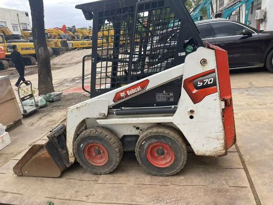 رنگ اصلی استفاده شده Bodcat S70 Skid Steer Loader کارایی سوخت عملکرد پایدار