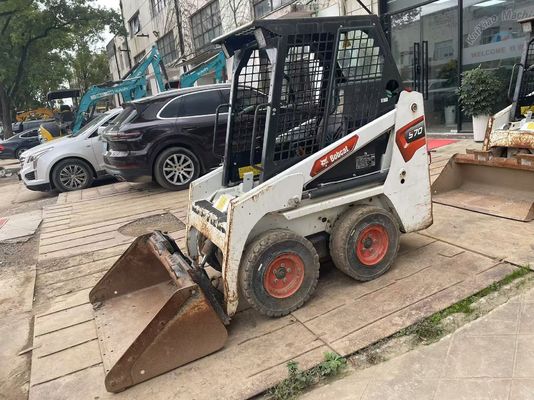 رنگ اصلی استفاده شده Bodcat S70 Skid Steer Loader کارایی سوخت عملکرد پایدار
