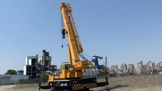 XCMG QY50K-II 50 تن کامیون استفاده شده جرثقیل با ظرفیت بالا کامیون های استفاده شده