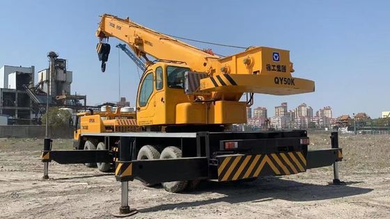XCMG QY50K-II 50 تن کامیون استفاده شده جرثقیل با ظرفیت بالا کامیون های استفاده شده