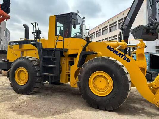لودر چرخ‌دار Komatsu WA500-3 رنگ‌آمیزی شده و در شرایط عالی